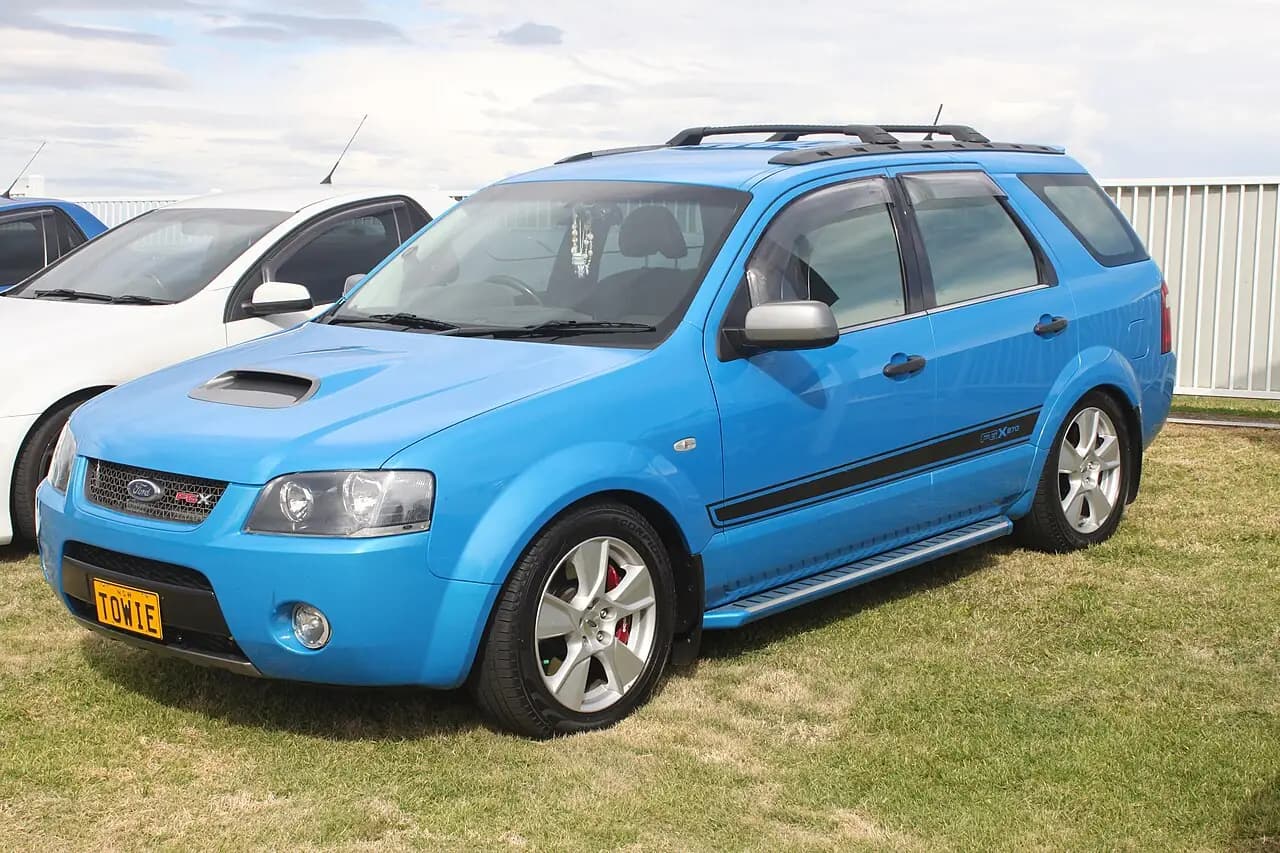 Blue 2009 FPV F6X (SY Territory) wagon, front three-quarter view