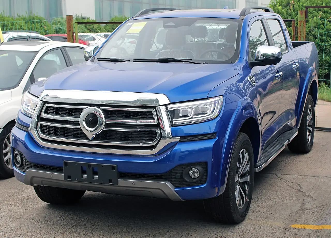 Blue 2023 Great Wall Pao (GWM Cannon) facelift dual cab, front three-quarter view